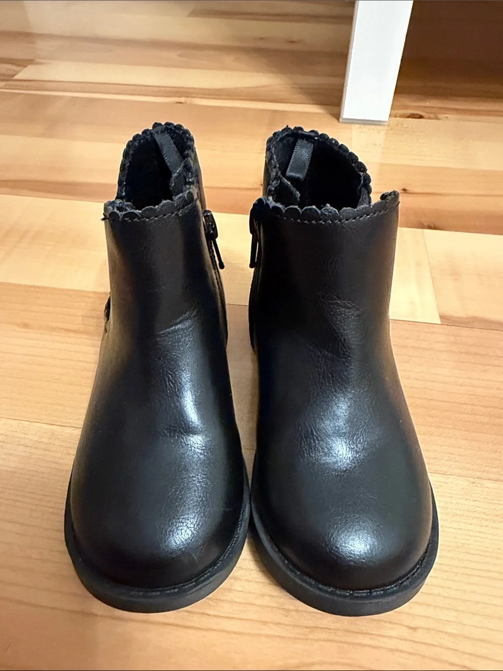 Old Navy Black Girls Chelsea Ankle Boots with Scalloped Trim